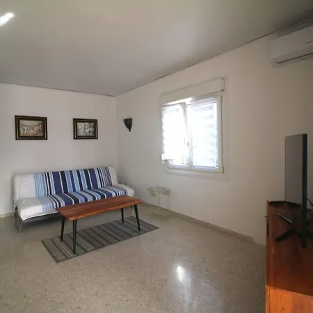 Villa Gerona 27