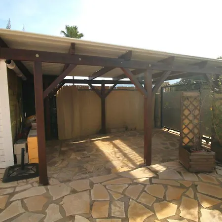 Villa Gerona 27 *